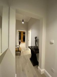 Luxury 2-Bed Flat with Garden in Hampstead Mansion