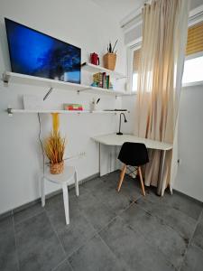 Cozy Old Town Apartment