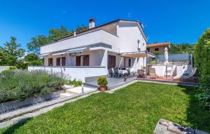 Lovely Home In Labin With Wifi