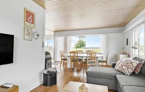 Cozy Home In Aabenraa With Wifi
