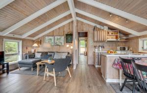 Gorgeous Home In Blokhus With Wifi