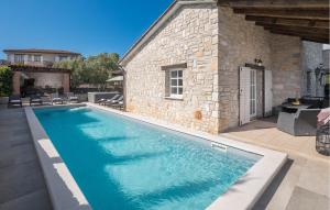 Amazing Home In Visnjan