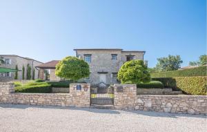 Amazing Home In Visnjan