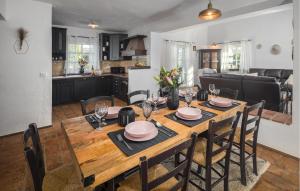 Amazing Home In Visnjan 