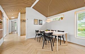 3 Bedroom Nice Home In Oksbøl