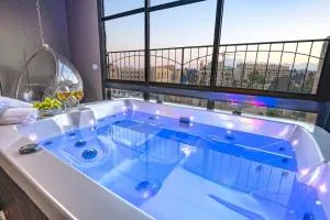 Spa on the walls - Mamilla View - Jerusalem ספא על החומות ירושלים - Geʼullim