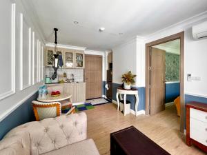 Seven Seas Cote dAzur D306 - 1 bedroom Cozy apartments in a premium Condo near the sea