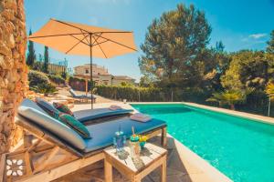 Villa La Quinta Blanca by Abahana Villas