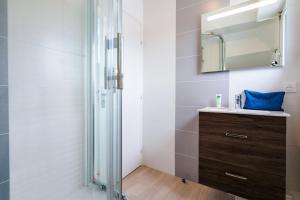 Villages vacances Residence Pierre & Vacances La Voile d'Or : Appartement 2 Chambres avec Coin Nuit dans Alcôve et Terrasse (8 Personnes) - Côté Sud