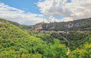 Maisons de vacances Beautiful Home In Issendolus With Wifi : photos des chambres