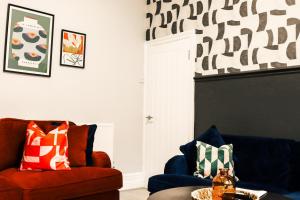 Spacious Stylish Home with FREE Parking 10 Mins to Manchester Centre & AO Arena Ideal for Groups & Long Stays