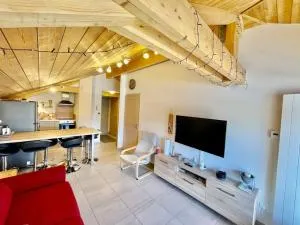 La TANIÈRE du LOUP - 拉茹杜罗普