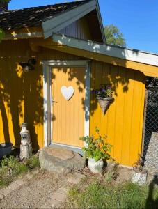 Farm stay in cozy cabin at Vestre Kinn