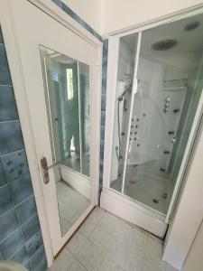 Villas Eze sur mer - vue Saint Jean Cap Ferrat : photos des chambres