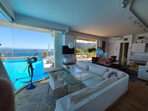 Villas Eze sur mer - vue Saint Jean Cap Ferrat : photos des chambres