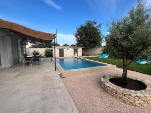 Maisons de vacances Villa provencale avec piscine : photos des chambres