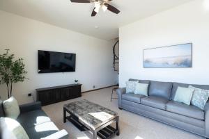 Villager Loft Pool Table & Dining Discounts