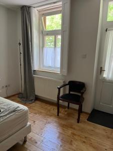 Utcára nyíló apartman