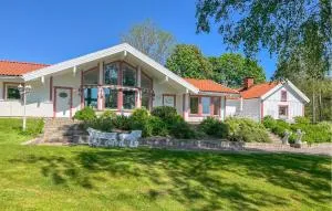 Beautiful Home In Söderköping With Wifi - 南雪平