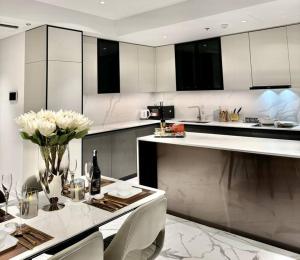 Metropole D2 2BR Pool Gym Deluxe