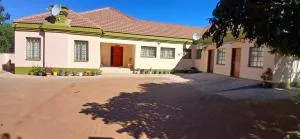 Thokgamo Bed and Breakfast - Jwaneng