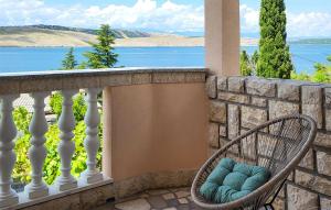 Gorgeous Apartment In Jadranovo