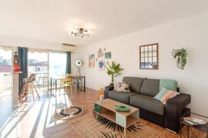 A10 - 1 BDR Heart of Juan les Pins 5 min Sea - AC & Balconies