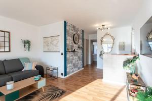 A10 - 1 BDR Heart of Juan les Pins 5 min Sea - AC & Balconies