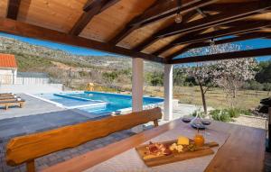 Pet Friendly Home In Dubrava Kod Sibenika 