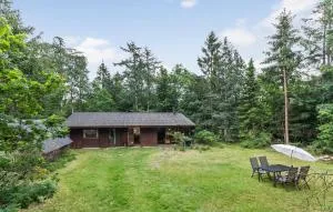 4 Bedroom Awesome Home In Frederiksværk - Tisvilde