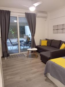 Kolonaki Luxury backyard Studio