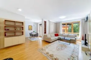 Skenderpasina Skyline 2-bedroom apartment with balcony - Sarajevo