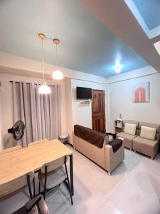 Spacious 2-Level 2BR Cozy Apartment