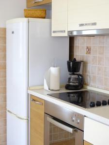 6-pax Apartment ON THE BEACH - TOP Floor, Great sea view, Parking ensured