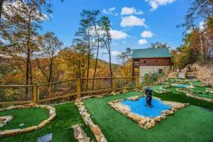 Sharp Dressed Bear is an Amenity Packed 4 Bedroom Cabin with Beautiful Views of The Smoky Mountains! - 小海湾