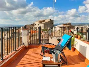 Les Voltes III - stunning 5BD home with panoramic views in hilltop wine village - Blancafort