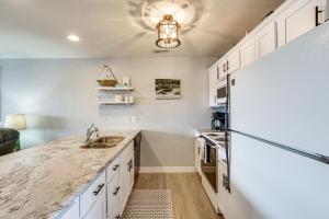 View, Pool and Lake Access Osage Beach Condo!