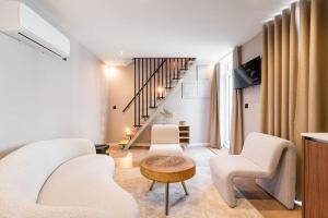 Beachside House in Matosinhos by Lisbeyond