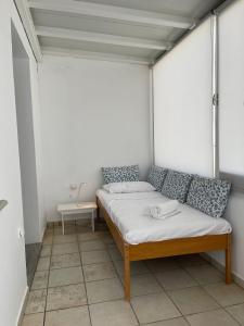 City Centre Tinos Studio with Old Port Sea View & Balcony