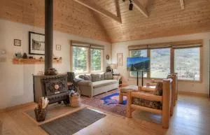Secluded Mountain Getaway - Creede