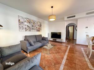 Spacious Townhouse - Private Patio Oasis - FRE01