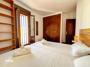 Spacious Townhouse - Private Patio Oasis - FRE01