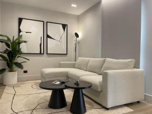 Garibaldi Suite 2 Renovated 1BR with Parking, Old Town Olbia