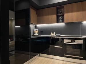 Garibaldi Suite 2 Renovated 1BR with Parking, Old Town Olbia