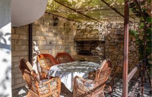 Lovely Apartment In Rovanjska