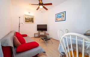 1 Bedroom Nice Apartment In Rovanjska