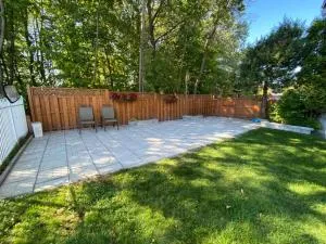 Spacious 5BR house in Brossard and Free parking - Chambly