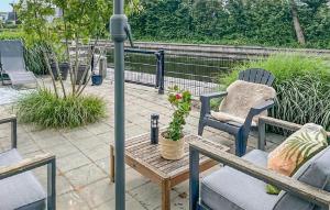 Cozy Home In Lemmer With Wifi