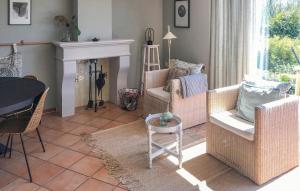 Cozy Home In Lemmer With Wifi