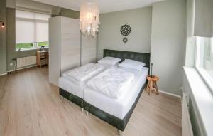 Cozy Home In Lemmer With Wifi